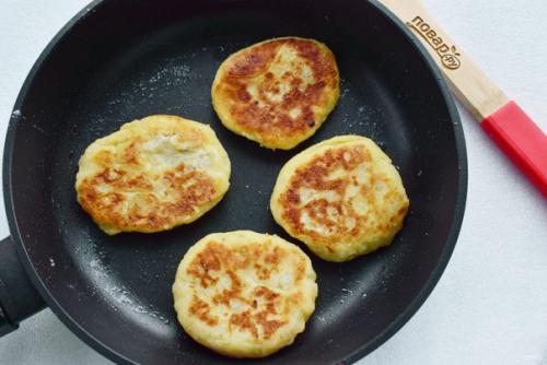 Картопляники с постной начинкой. 07