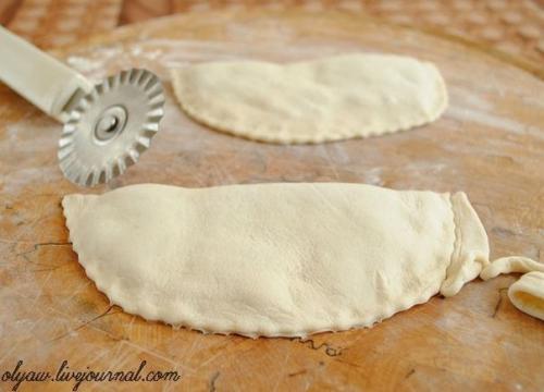 Чебуреки. Ингредиенты: Тесто: 04 Чебуреки. Ингредиенты: Тесто: 04