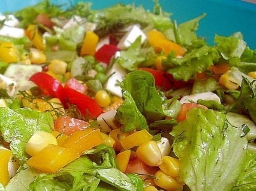 Салат красочный.  Листовой зеленый салат - 2 пучка.