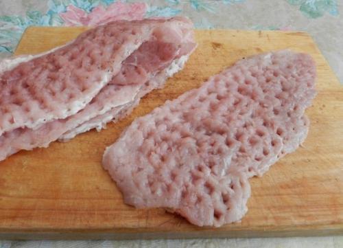 Рулетики из свинины с начинкой. 04