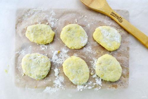 Картопляники с постной начинкой. 06