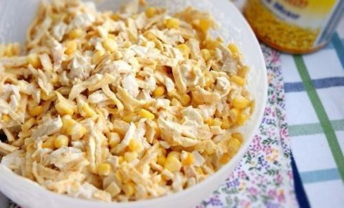 Вкусный салатик с яичными блинчиками и курицей. 05