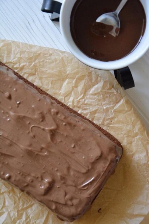 Ванильный кекс с влажной шоколадной начинкой. 06