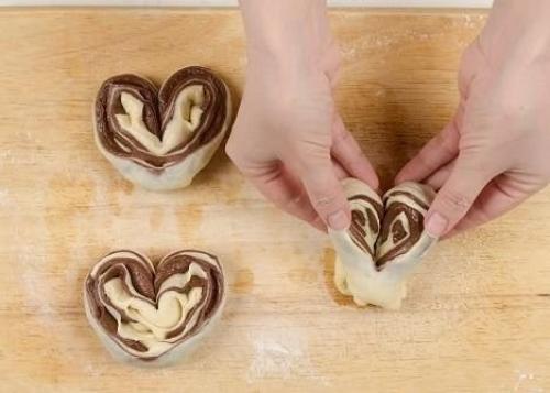 Полосатые булочки Сердечки. 07