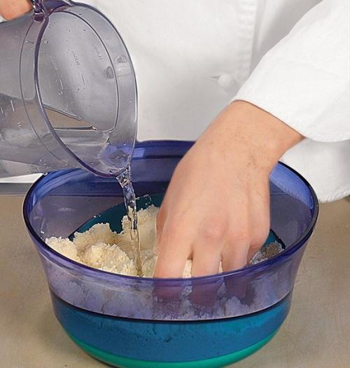 Пирог с персиками и вишнями. 01