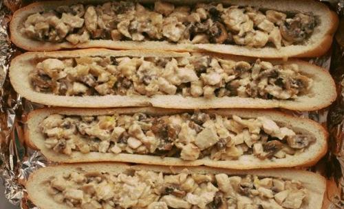 Багет, фаршированный курочкой и грибами. 02
