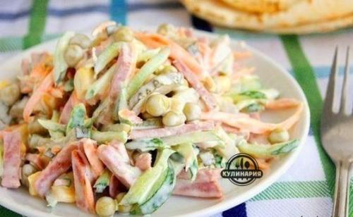 Очень простой и вкусный салатик.

