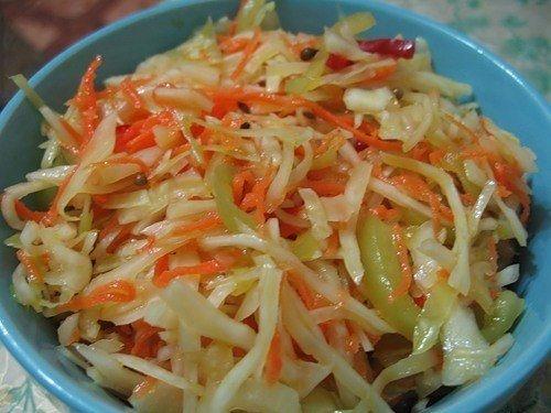 Капустка.

5 кг капусты, 1 кг лука, 1 кг перца, 1 кг моркови, чеснок по вкусу, 350 гр.  