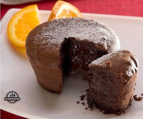 Шоколадные кексы с жидкой начинкой.