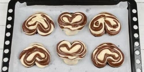 Полосатые булочки Сердечки. 08