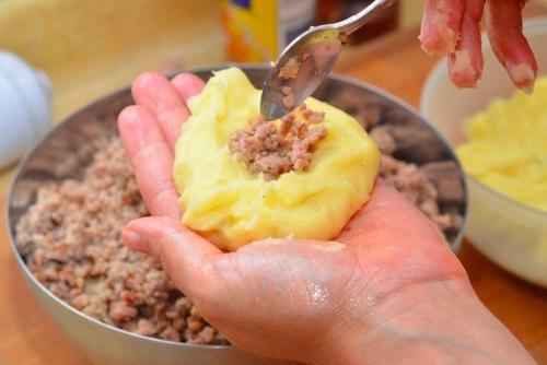 Картофельные зразы.  Ингредиенты: 04