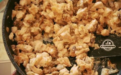 Багет, фаршированный курочкой и грибами.