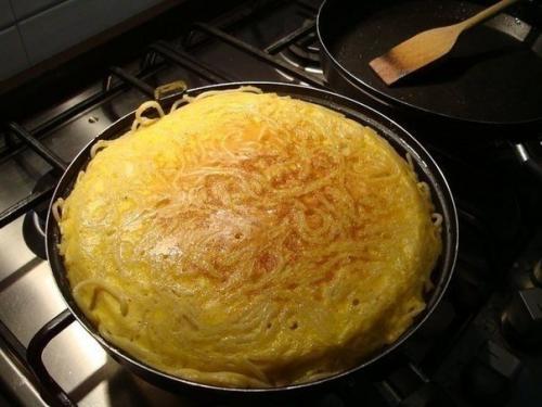 Омлет с макаронами. 01