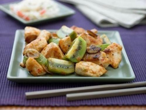 Курица с сыром и киви.