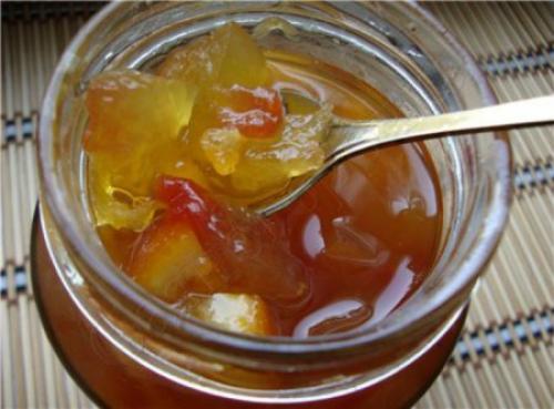 Яблочное желе с ароматом имбиря и лимона.