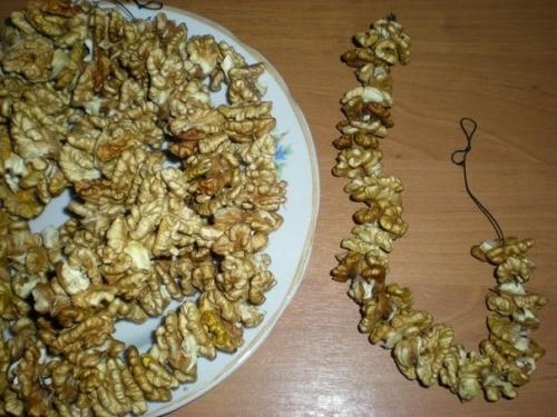 Чурчхела. Ингредиенты: Виноградный сок - 1 л. 01 Чурчхела. Ингредиенты: Виноградный сок - 1 л. 01