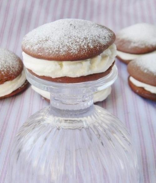 Мы готовим классное пирожное Вупи. 08