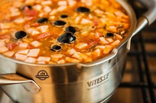 Солянка.  Ингредиенты:   - 400 г мясо (свинина или говядина). 05