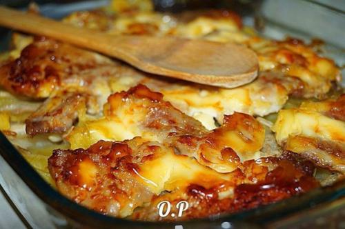 Свинина с картошкой в духовке.