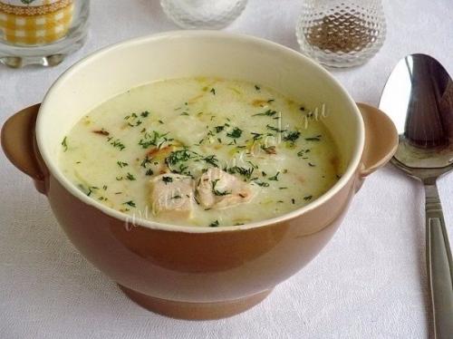 Куриный суп с плавленым сыром.