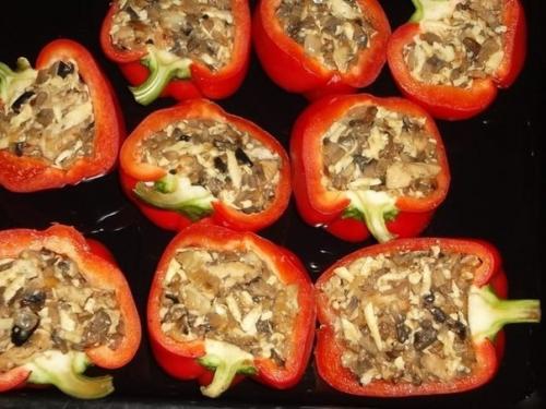 Мы фаршируем перец курицей и грибами. 07