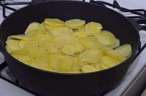 Картошка с грибами в сливках. 05