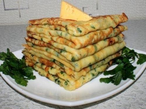 Cырные блинчики с петрушкой.