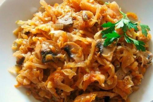 Салат из капусты с грибами Осенний. 01