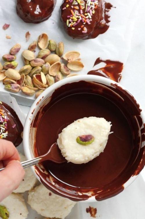 Шоколадные батончики с кокосом и фисташками. 05