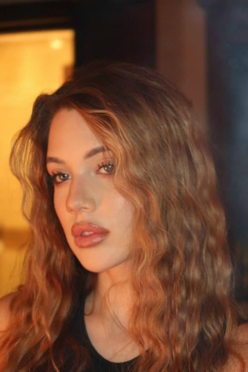 Аня акулич недавно поделилась в соцсетях, что теперь она Соло Сигма. 01