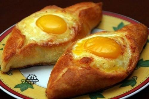 Хачапуры по-аджарски.  Ингредиенты: