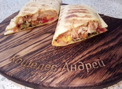 Шаурма на углях с курицей. Шаурма на углях с курицей.