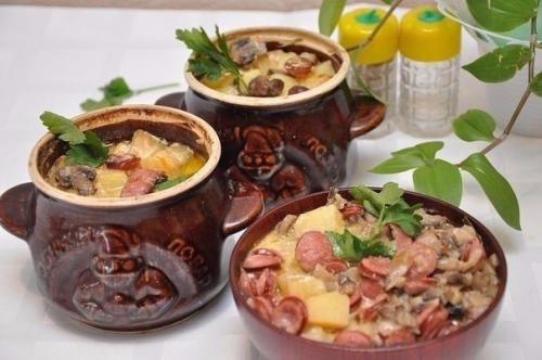 Охотничьи колбаски с картофелем в горшочках. 04