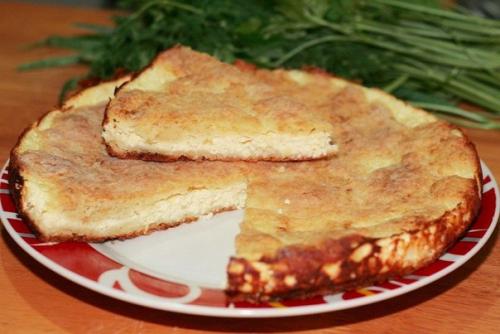 Пирог Хачапури (пирог с брынзои или сулугуни).