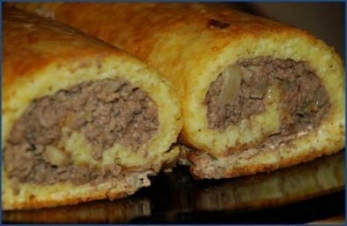 Картофельный рулет с мясом.