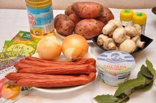 Охотничьи колбаски с картофелем в горшочках. 01
