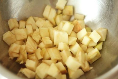 Шарлотка с яблоками. 02