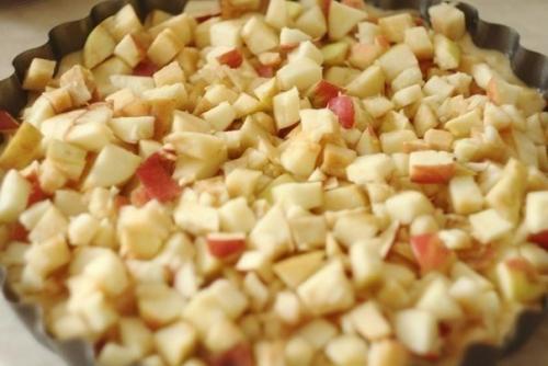 Шарлотка с яблоками. 04