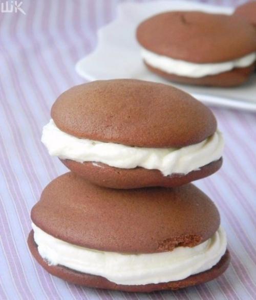 Пирожное Вупи. Оно просто обалденно вкусное.