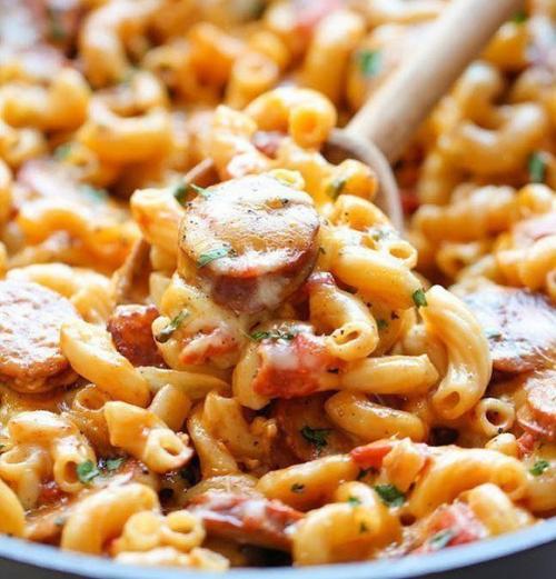 Макароны с колбасой. 01