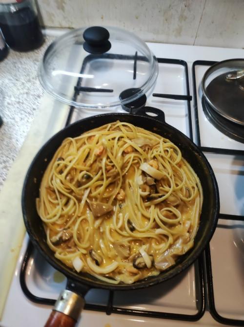 Дратути сиводня будем делат с пахмелья суп харашо кушат будем делат китайский народный суп томям.
