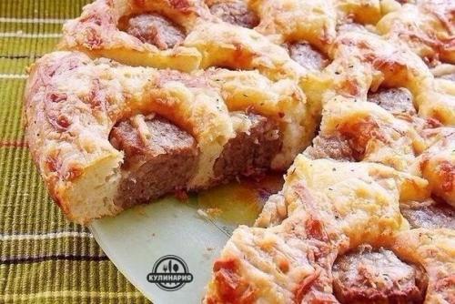 Пирог с фрикадельками.