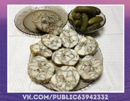 Нереально вкусно.  Мраморный рулет из курицы.