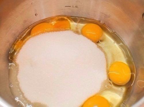 Пышная шарлотка с яблоками в МУЛЬТИВАРКЕ. 01