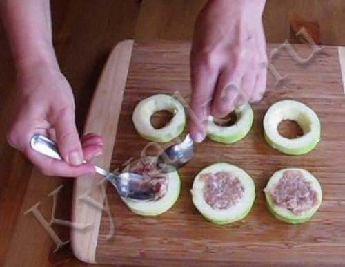 Кабачки с мясом в кляре. 01
