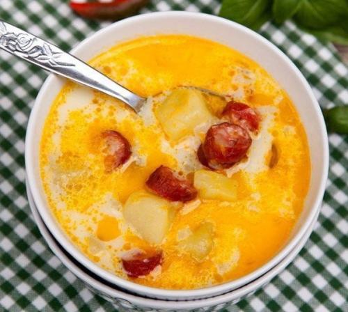 Суп с копчеными колбасками?