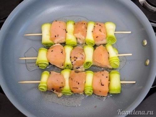 Куриные шашлычки с кабачками. 05