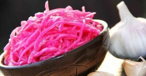 Маринованная капуста со свеклой.