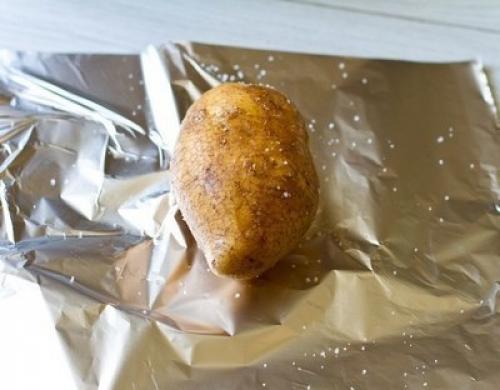 Печеный картофель с селедочным соусом. 01