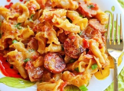 Паста с пряными колбасками?